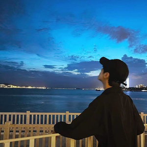 撕开奶罩揉吮奶头玩
